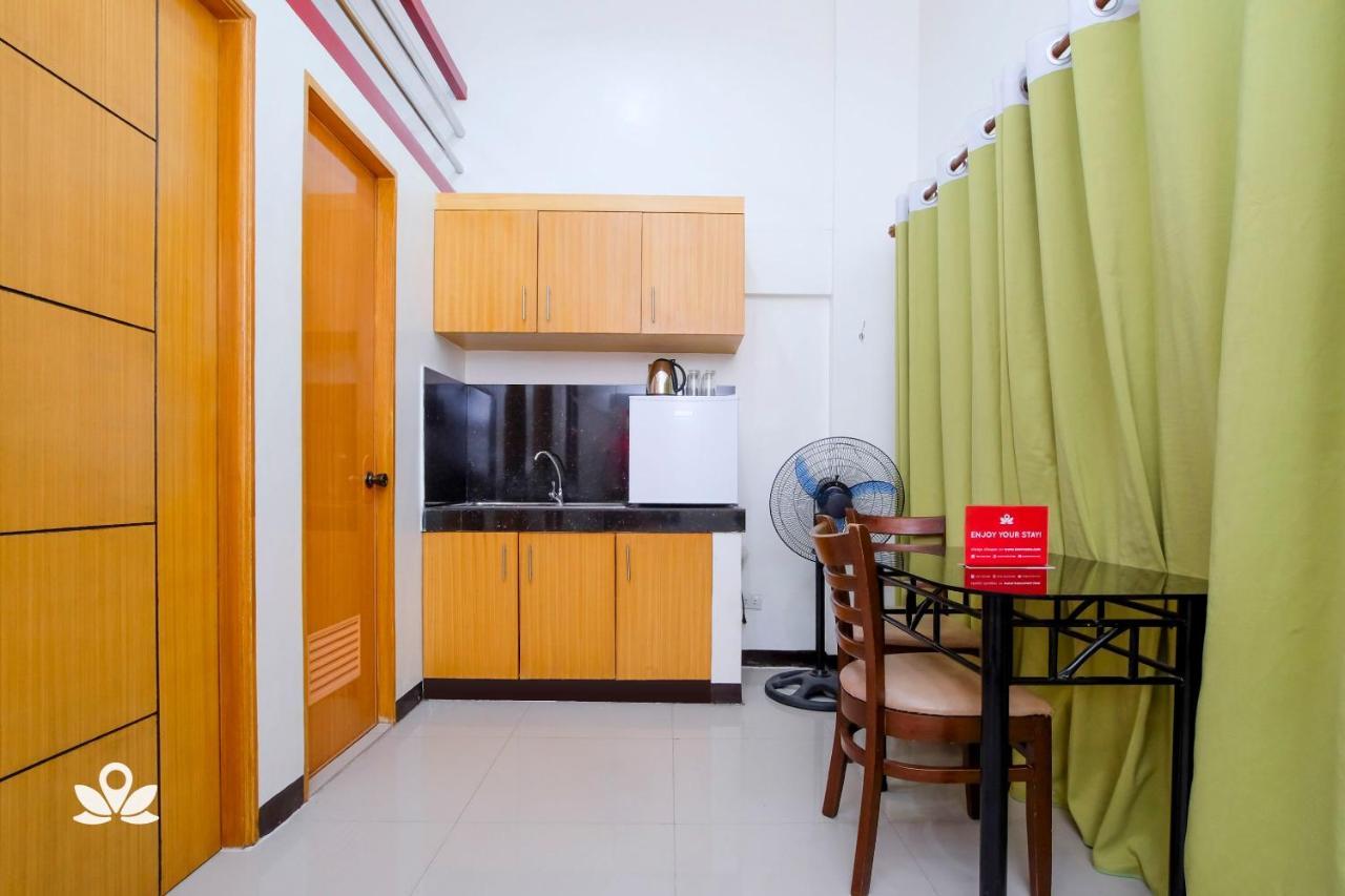 Zen Rooms Time Travellers Makati Макати Экстерьер фото